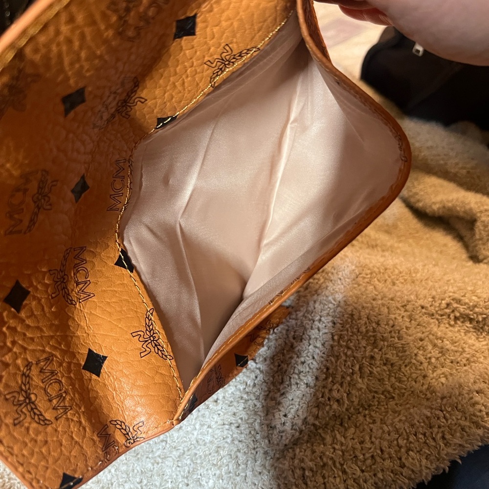 MCM Visetos Envelope Clutch In Cognac - Picture 5 of 6